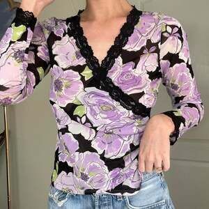 Karen Kane Y2K Purple Floral Fairy Blouse with Black Lace Trim, Size M